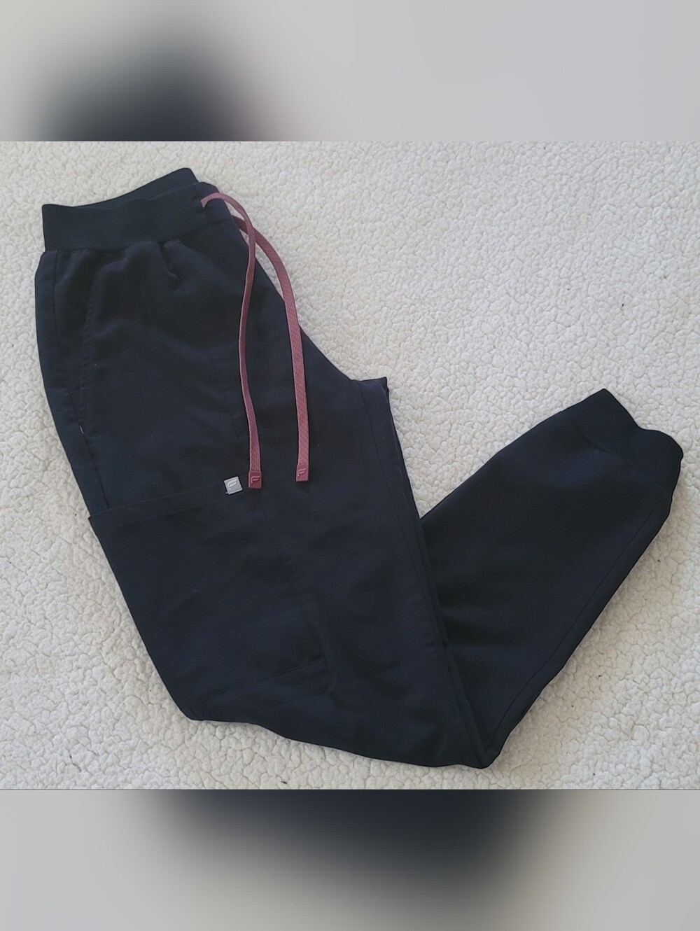 Fabletics NWOT Mid Rise Black Jogger Scrub Pants w/Mauve Drawstring Sz SMALL